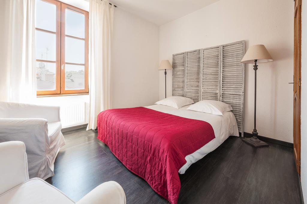 Le Relais Des Dix Crus - Logis Hotel B&B Корсель-ан-Божоле Экстерьер фото